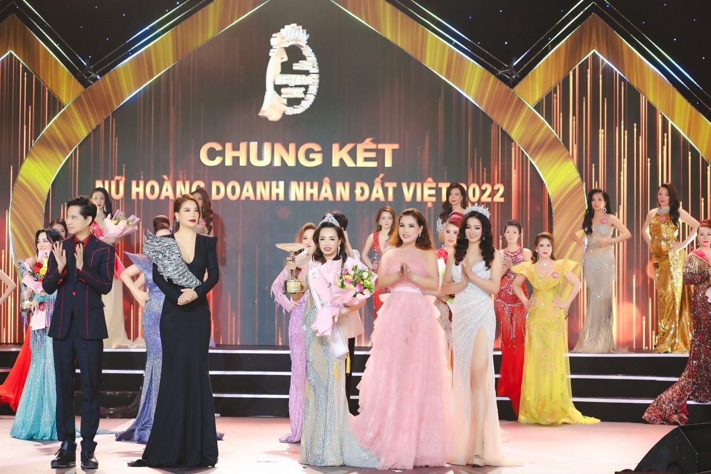 Doanh nhân Lâm Thị Minh Tâm tân Á hoàng 3 cuộc thi Nữ hoàng Doanh nhân đất Việt 2022
