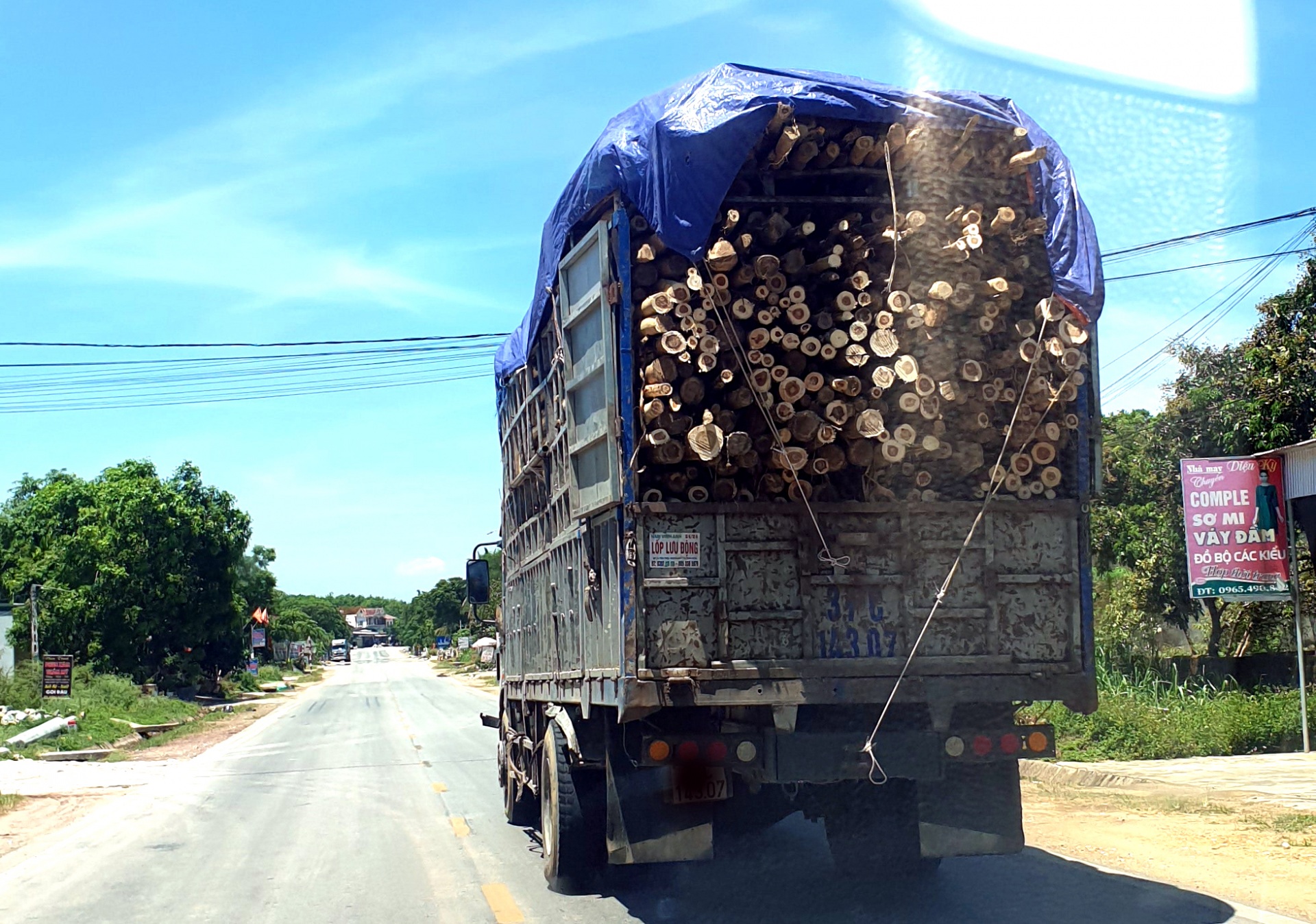 Cần xử lý nghiêm các phương tiện quá khổ, quá tải để gìn giữ những con đường