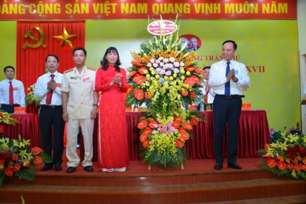 Nêu cao vai trò tiên phong, gương mẫu trong lãnh đạo thực hiện nhiệm vụ phát triển kinh tế - xã hội