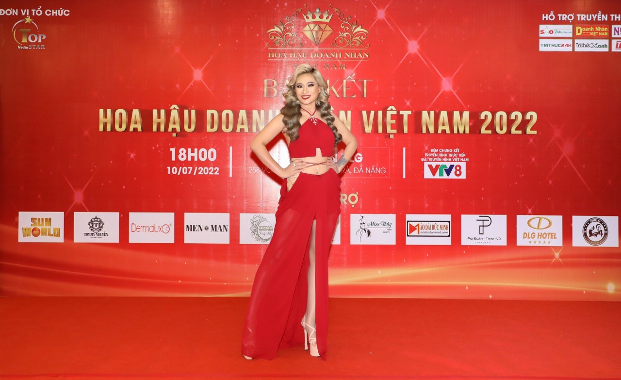 Hoa hậu Trịnh Lan Trinh khoe nhan sắc nữ thần tại Bán kết Hoa hậu Doanh nhân Việt Nam 2022
