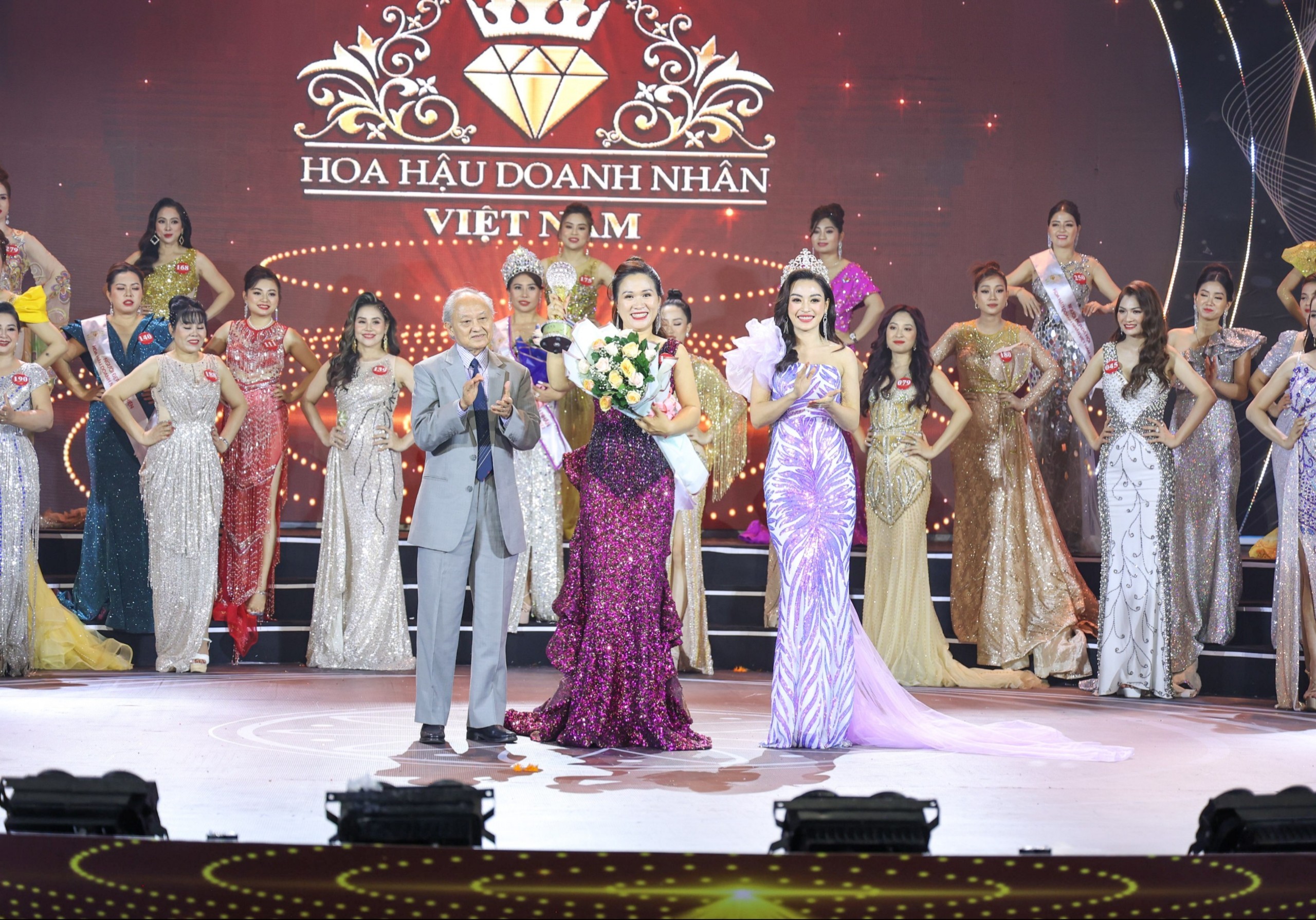 Doanh nhân Nguyễn Ngọc Trang đạt danh hiệu "Người đẹp trí tuệ" của cuộc thi Hoa hậu Doanh nhân Việt Nam 2022