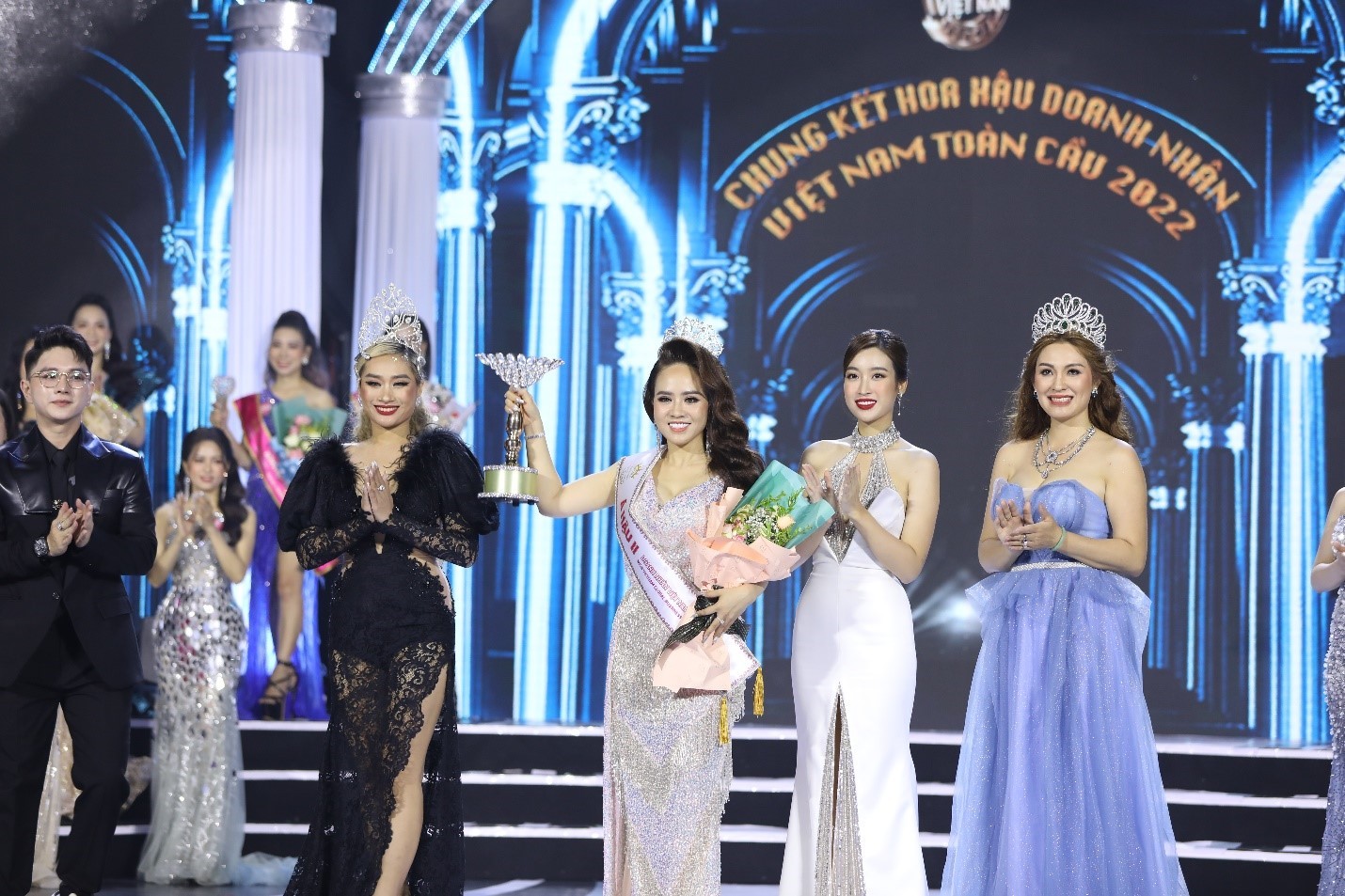 Doanh nhân Lê Thị Hồng Thắm tân Á hậu 2 cuộc thi Hoa hậu Doanh nhân Việt Nam Toàn cầu 2022