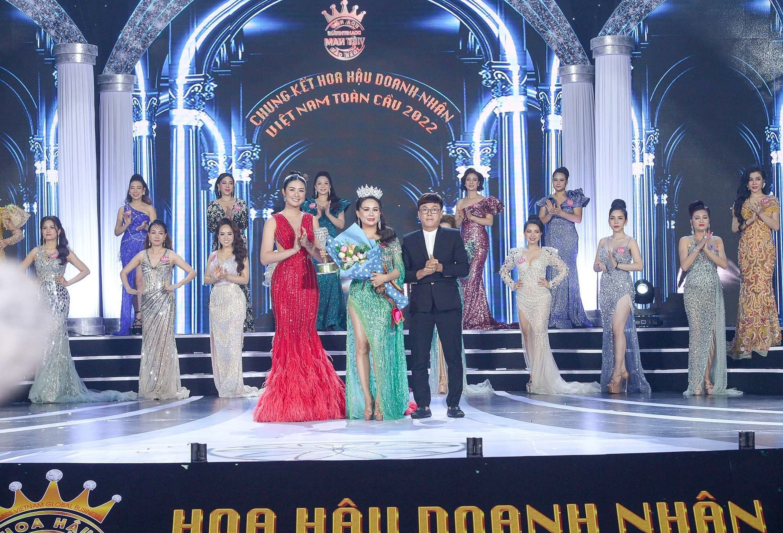 Doanh nhân Lý Thị Ngân đăng quang ngôi vị Hoa hậu thiện nguyện cuộc thi Hoa Hậu Doanh nhân Việt Nam Toàn cầu 2022