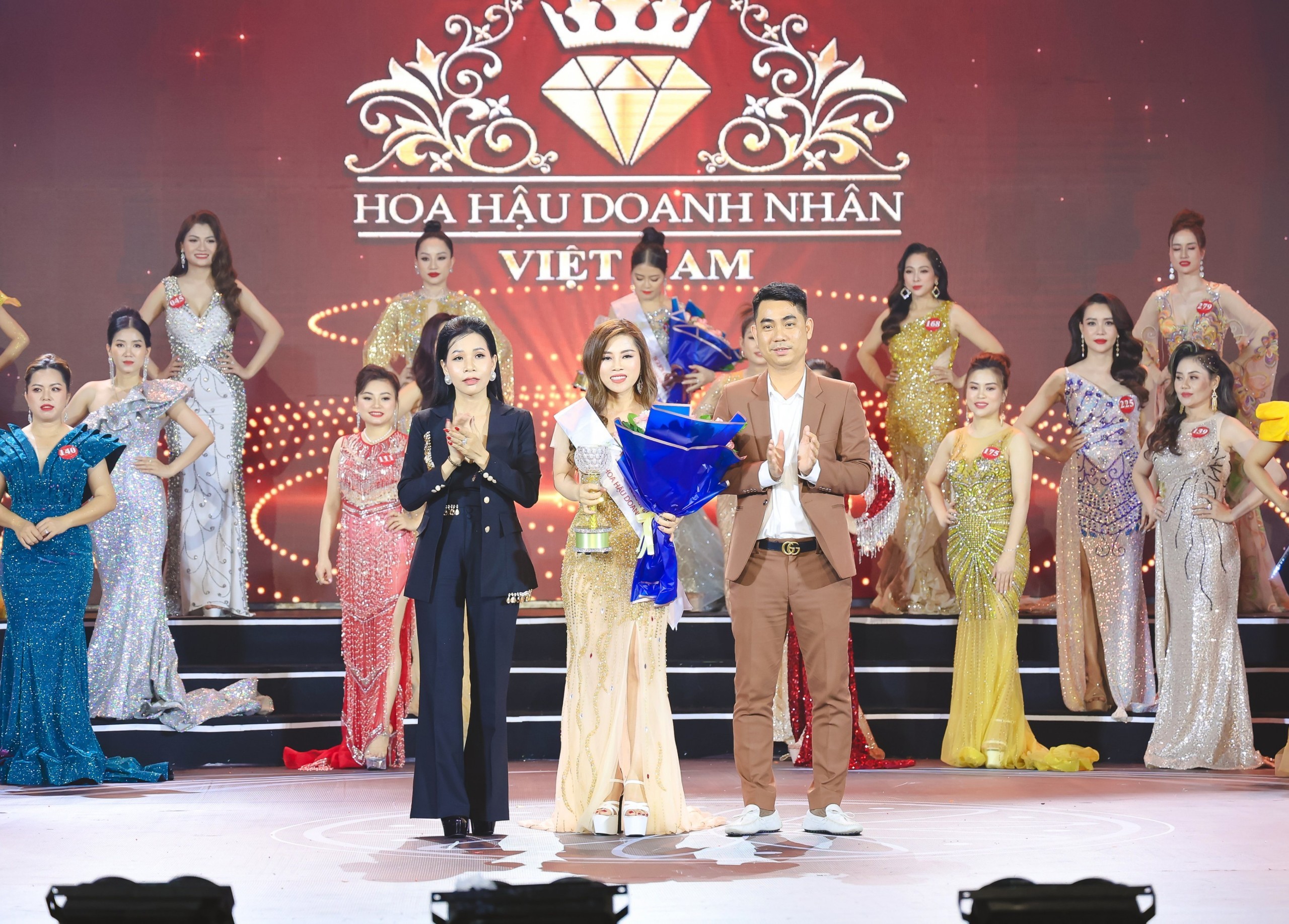 Danh hiệu “Người đẹp hình thể” cuộc thi HHDN Việt Nam 2022 về tay doanh nhân Dương Kim Quyên