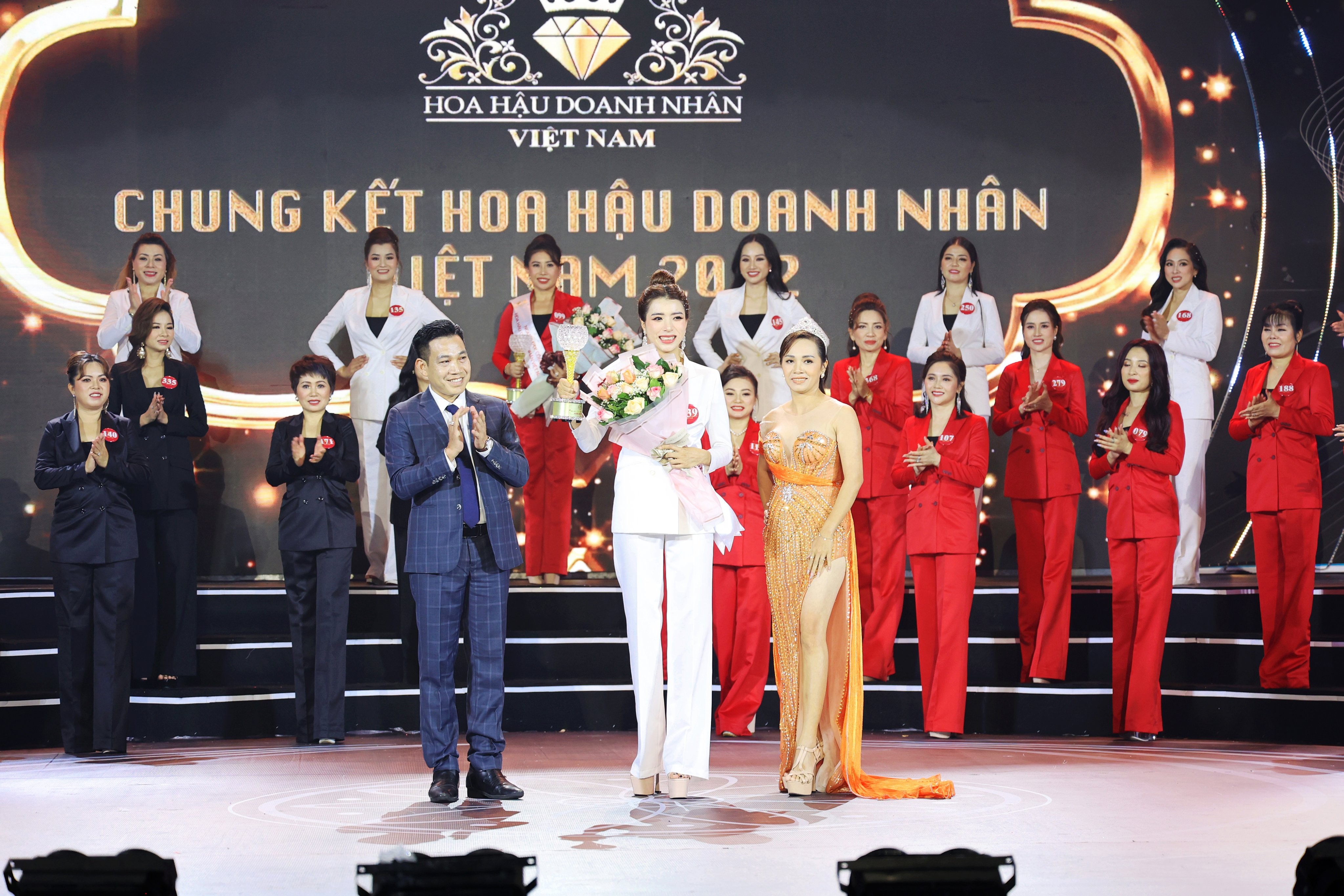 Người đẹp tài năng Hoa hậu Doanh nhân Việt Nam 2022 gọi tên Doanh nhân Cao Thị Hồng Vân
