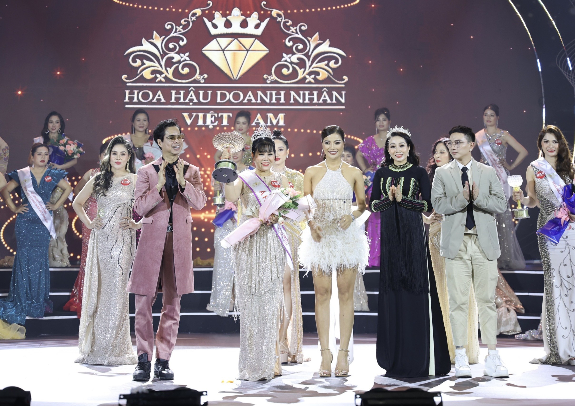 Ngôi vị Á hậu 3 Hoa hậu Doanh nhân Việt Nam 2022 gọi tên doanh nhân Vũ Thị Lan Anh