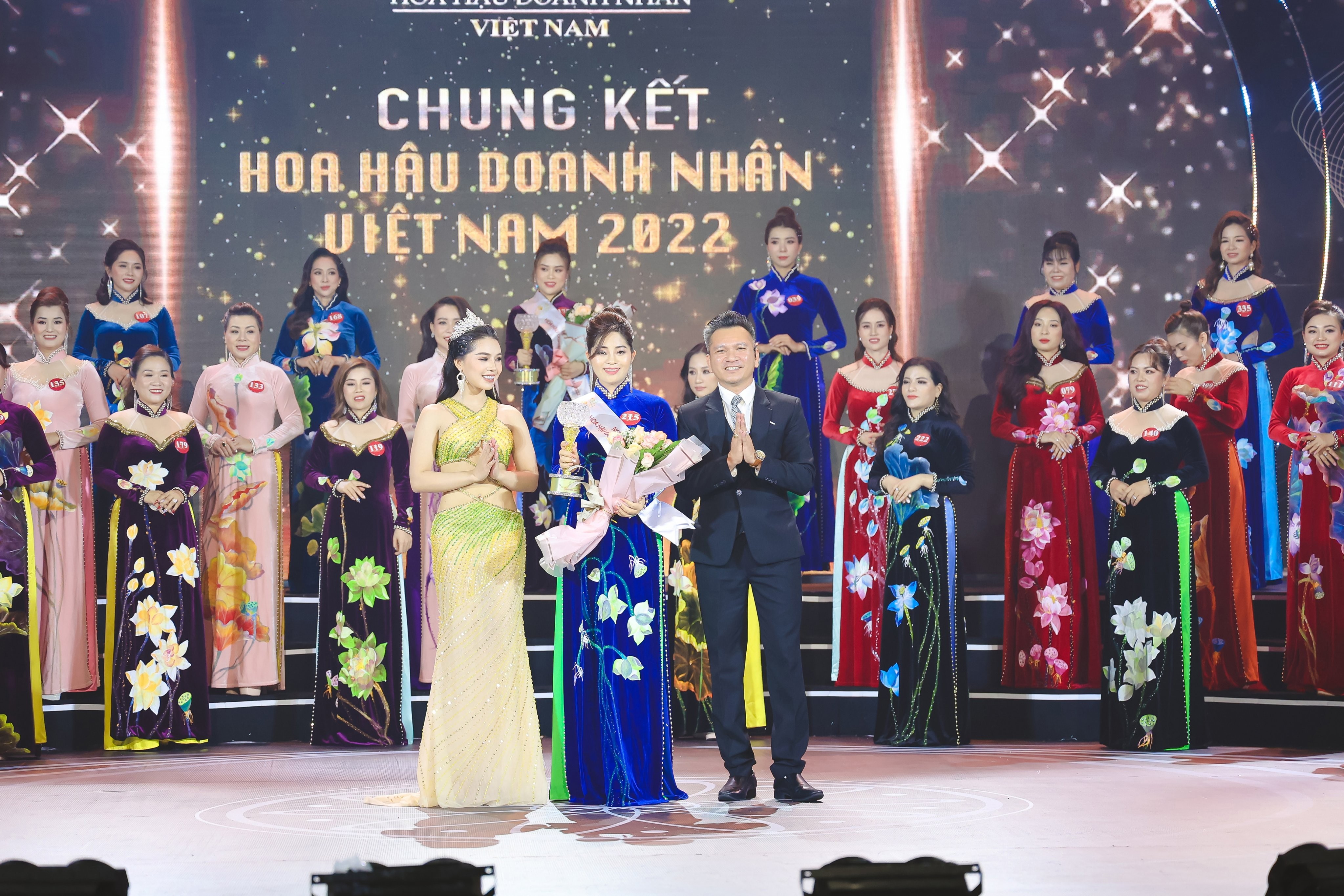 Doanh nhân Bùi Thị Liến tỏa sáng với danh hiệu “Người đẹp nhân ái” Hoa hậu Doanh nhân Việt Nam 2022
