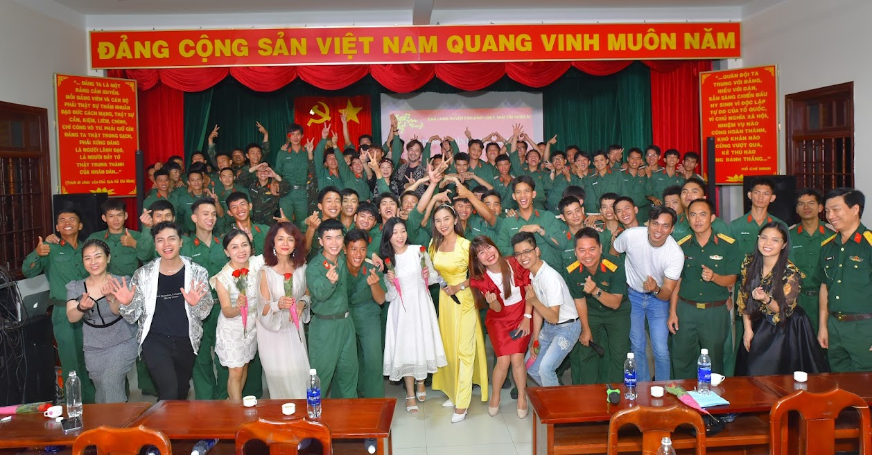 Đoàn Doanh nhân, Nghệ sĩ phối hợp cùng Ban chỉ huy quân sự Huyện Côn Đảo tổ chức chương trình “Xuân Yêu Thương”