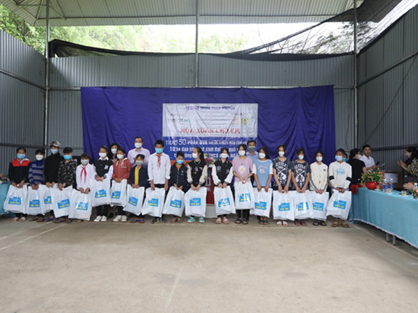 Chương trình "Mùa xuân cho em" đem niềm vui đến với học sinh nghèo huyện Ngân Sơn,  tỉnh Bắc Kạn